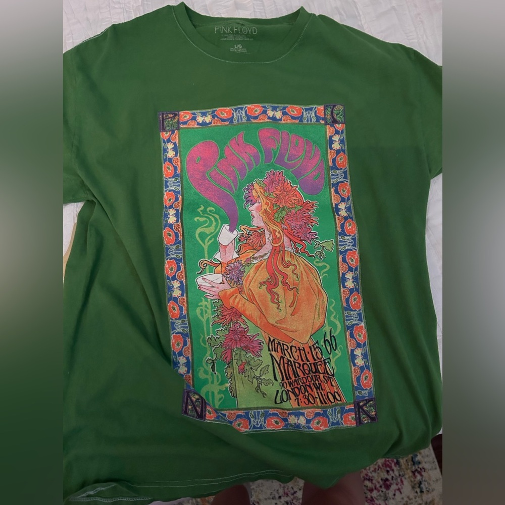 Green pink floyd shirt